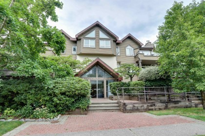 Photo 2 at 205 - 1535 Chesterfield Avenue, Central Lonsdale, North Vancouver