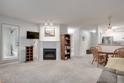 Photo 12 at 205 - 1535 Chesterfield Avenue, Central Lonsdale, North Vancouver
