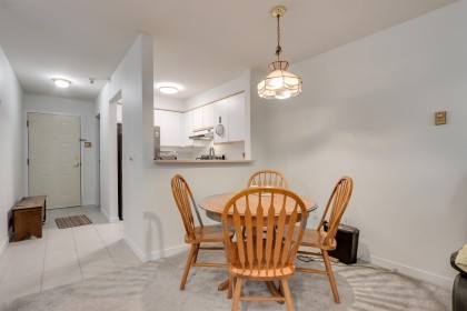 Photo 7 at 205 - 1535 Chesterfield Avenue, Central Lonsdale, North Vancouver