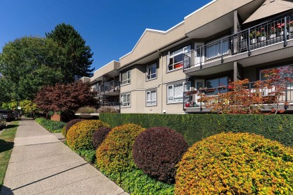 Photo 13 at 104 - 555 W 14th Avenue, Fairview VW, Vancouver West