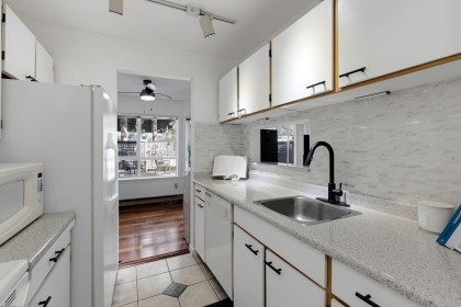 Photo 4 at 104 - 555 W 14th Avenue, Fairview VW, Vancouver West