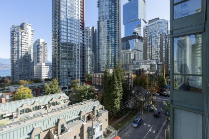 Photo 32 at 607 - 1239 W Georgia Street, Coal Harbour, Vancouver West