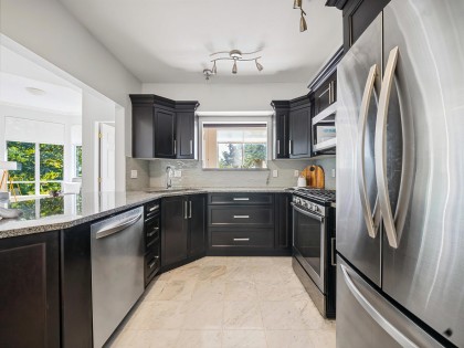 Photo 6 at 521 - 3629 Deercrest Drive, Roche Point, North Vancouver