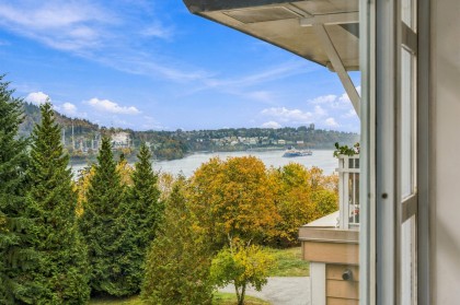 Photo 4 at 521 - 3629 Deercrest Drive, Roche Point, North Vancouver