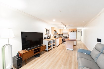 Photo 2 at 406 - 5629 Dunbar Street, Dunbar, Vancouver West