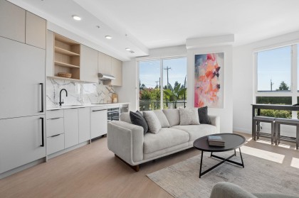 Photo 12 at 204 - 333 St. Davids Avenue, Lower Lonsdale, North Vancouver