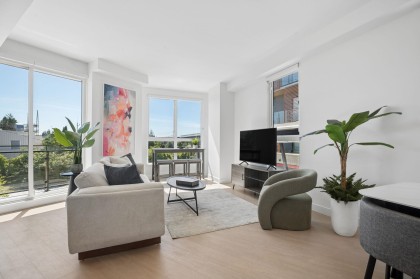 Photo 9 at 204 - 333 St. Davids Avenue, Lower Lonsdale, North Vancouver