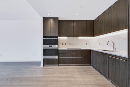 Photo 13 at 704 - 777 Harbour Way, Harbourside, North Vancouver