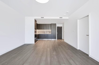 Photo 5 at 704 - 777 Harbour Way, Harbourside, North Vancouver