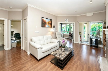 Photo 2 at 305 - 3615 W 17th Avenue, Dunbar, Vancouver West