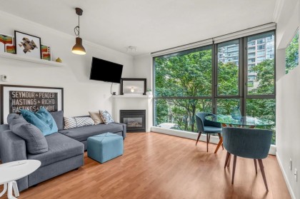 Photo 3 at 307 - 928 W Richards Street, Yaletown, Vancouver West