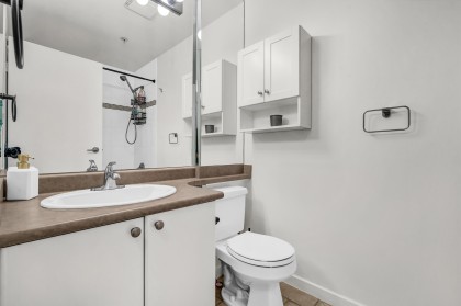 Photo 15 at 307 - 928 W Richards Street, Yaletown, Vancouver West