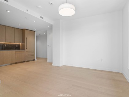 Photo 11 at 302 - 777 Harbour Way, Harbourside, North Vancouver