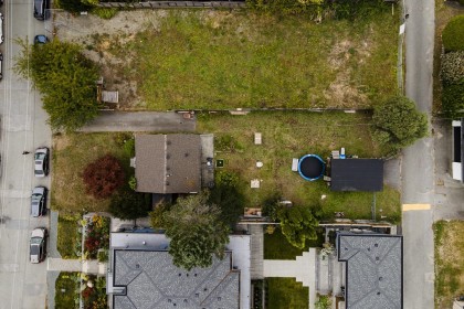 Photo 3 at 446 E 16th Street, Central Lonsdale, North Vancouver