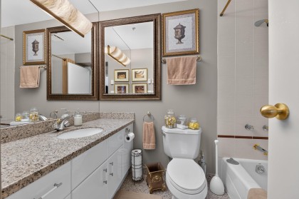 Photo 17 at 804 - 1600 Hornby Street, Yaletown, Vancouver West