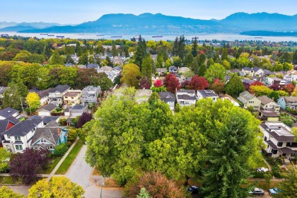 Photo 11 at 3895 W 20th Avenue, Dunbar, Vancouver West