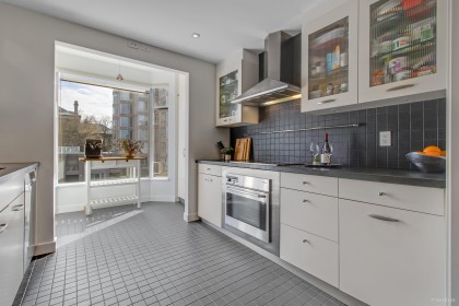 Photo 3 at 401 - 2628 Ash Street, Fairview VW, Vancouver West