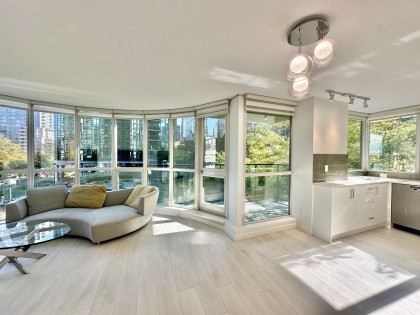 Photo 2 at 206 - 588 Broughton Street, Coal Harbour, Vancouver West