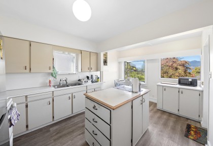 Photo 12 at 3993 W 10th Avenue, Point Grey, Vancouver West