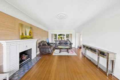Photo 7 at 3993 W 10th Avenue, Point Grey, Vancouver West