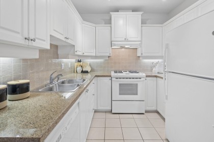 Photo 9 at 106 - 3088 W 41st Avenue, Kerrisdale, Vancouver West