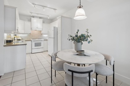 Photo 11 at 106 - 3088 W 41st Avenue, Kerrisdale, Vancouver West
