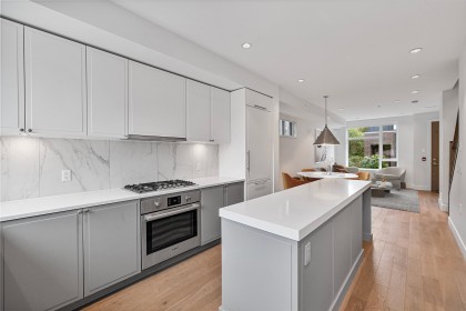 Photo 7 at 7615 Yukon Street, Marpole, Vancouver West