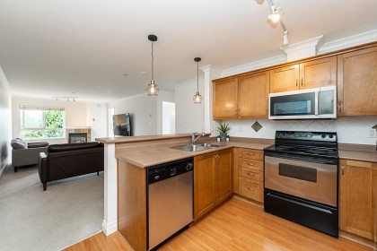 Photo 9 at 302 - 128 W 21st Street, Central Lonsdale, North Vancouver