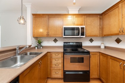 Photo 10 at 302 - 128 W 21st Street, Central Lonsdale, North Vancouver