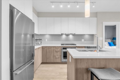 Photo 2 at 303 - 625 E 3rd Street, Lower Lonsdale, North Vancouver