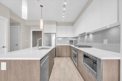 Photo 5 at 303 - 625 E 3rd Street, Lower Lonsdale, North Vancouver