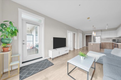 Photo 11 at 303 - 625 E 3rd Street, Lower Lonsdale, North Vancouver