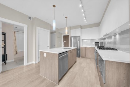 Photo 4 at 303 - 625 E 3rd Street, Lower Lonsdale, North Vancouver