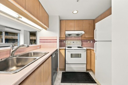 Photo 3 at 603 - 183 Keefer Place, Downtown VW, Vancouver West