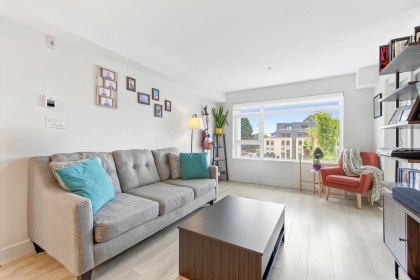 Photo 2 at 305 - 1519 Crown Street, Lynnmour, North Vancouver