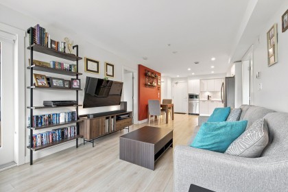 Photo 6 at 305 - 1519 Crown Street, Lynnmour, North Vancouver