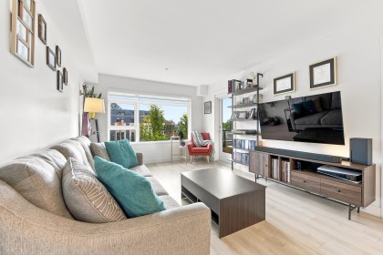 Photo 3 at 305 - 1519 Crown Street, Lynnmour, North Vancouver