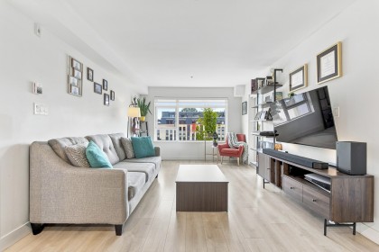 Photo 4 at 305 - 1519 Crown Street, Lynnmour, North Vancouver