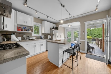 Photo 3 at 3884 W 20th Avenue, Dunbar, Vancouver West
