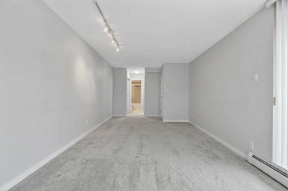 Photo 2 at TH108 - 1288 Marinaside Crescent, Yaletown, Vancouver West