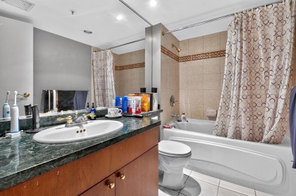 Photo 9 at TH108 - 1288 Marinaside Crescent, Yaletown, Vancouver West