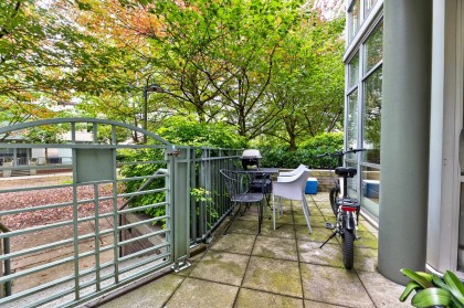 Photo 11 at TH108 - 1288 Marinaside Crescent, Yaletown, Vancouver West