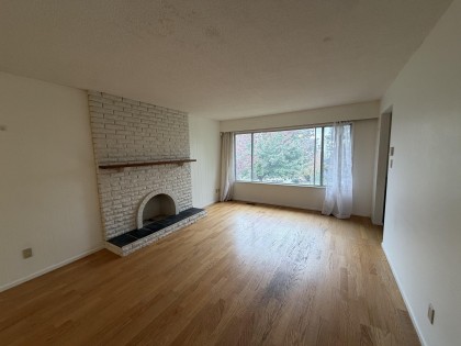 Photo 2 at 77 W 62nd Avenue, Marpole, Vancouver West