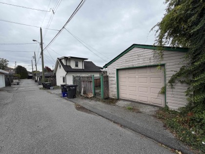 Photo 15 at 77 W 62nd Avenue, Marpole, Vancouver West