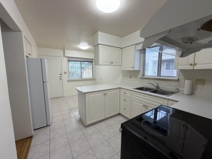Photo 4 at 77 W 62nd Avenue, Marpole, Vancouver West