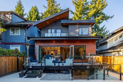 Photo 3 at 426 W 17th Avenue, Cambie, Vancouver West