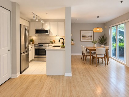 Photo 5 at 9 - 288 St. Davids Avenue, Lower Lonsdale, North Vancouver