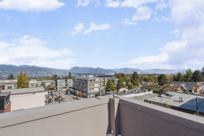 Photo 3 at 102 - 3349 Dunbar Street, Dunbar, Vancouver West