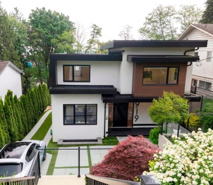 Photo 2 at 919 E 4th Street, Queensbury, North Vancouver