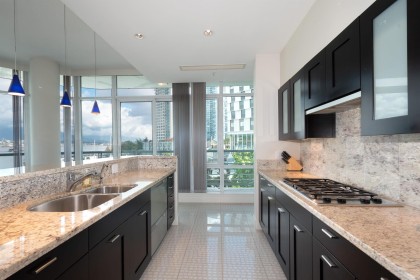 Photo 5 at 203 - 499 Broughton Street, Coal Harbour, Vancouver West